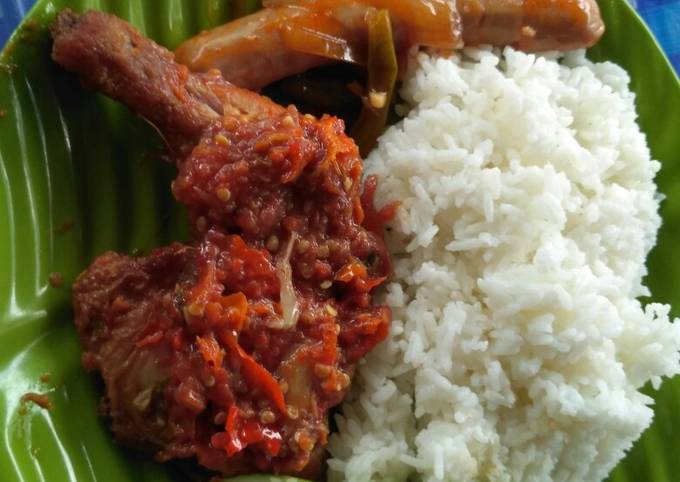 Ayam penyet sambel judes