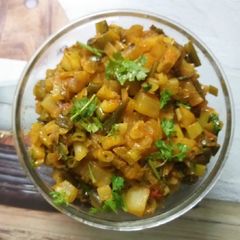 Radish and spring onion curry A picture of Radish and spring onion curry.