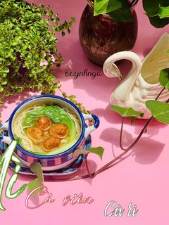 Hình của món Mì cá viên cà ri.