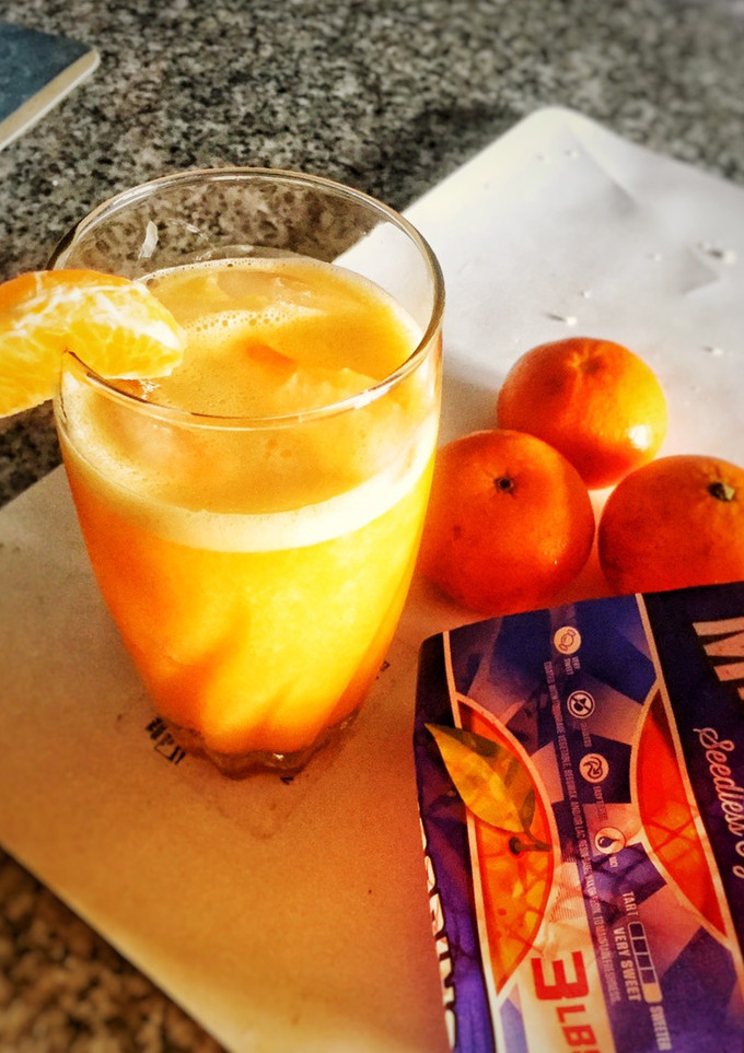 Una foto de Bebida refrescante de mandarinas (smothie)