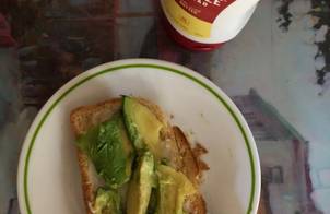 Sandwich mix butter and avocado