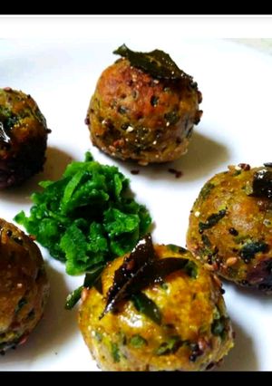 કારેલાંની છાલ ના બોલ રેસીપી મુખ્ય ફોટો