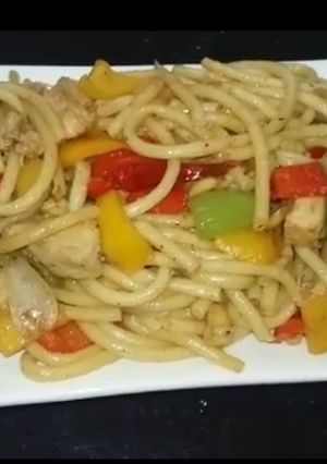 A picture of Kung pao noodles.