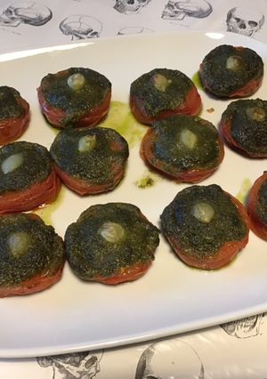 Une photo de Tomates au four façon provençale ail et persil