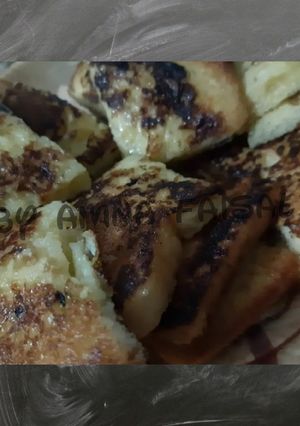 A picture of French toast.