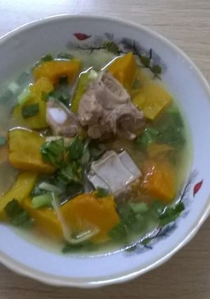 Hình của món Canh sườn bí đỏ.