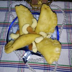 A picture of Mawa gujhiya.