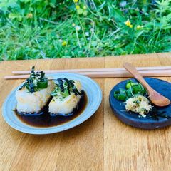 A picture of Vegan Agedashi Tofu with Seaweed 🌱.