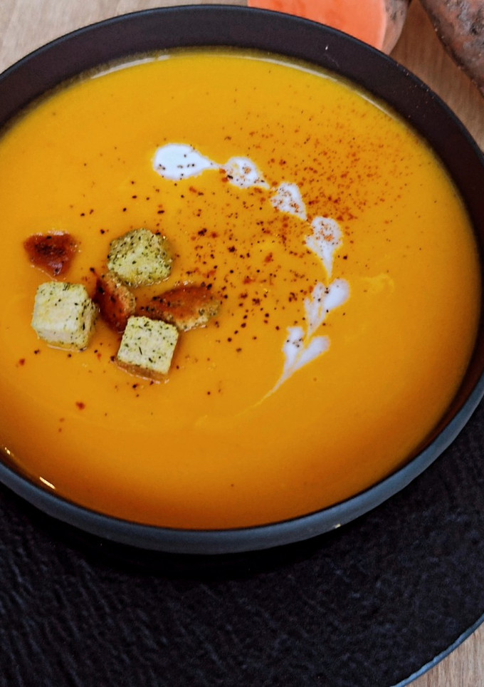 Une photo de Soupe patate douce et lait de coco