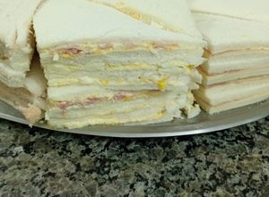 Una foto de Sándwiches surtidos