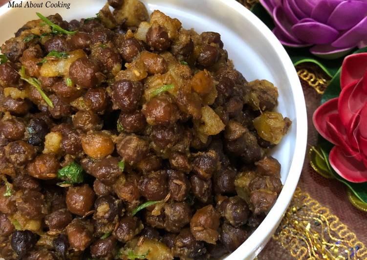 Recipe of Speedy Dry Kale Chanawith Sweet Potatoes – Navratri Special