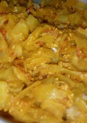 A picture of Spicy Cabbage and Eggs.