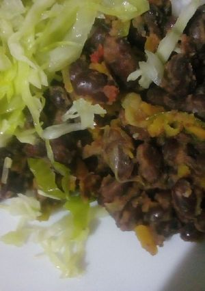 A picture of Fried njahi or black beans.