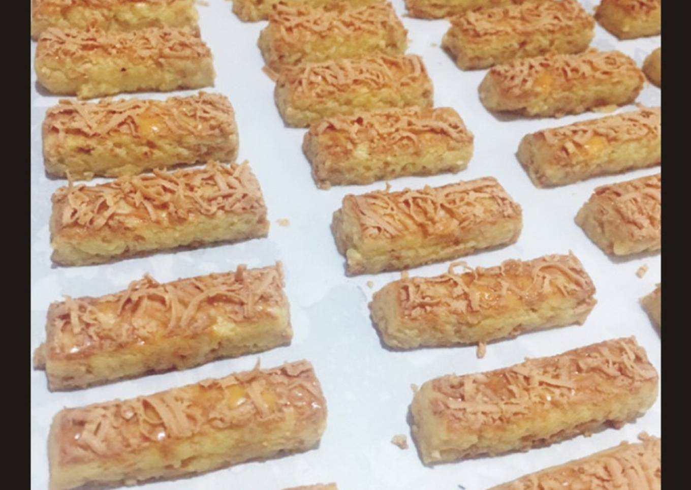 Kastengel (kastangel’ kue keju)