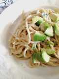 Spaghetti al tonno e avocado