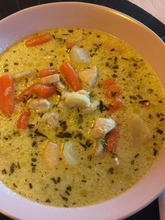 Tárkonyos tejfölös csirkeragu leves recept fotója