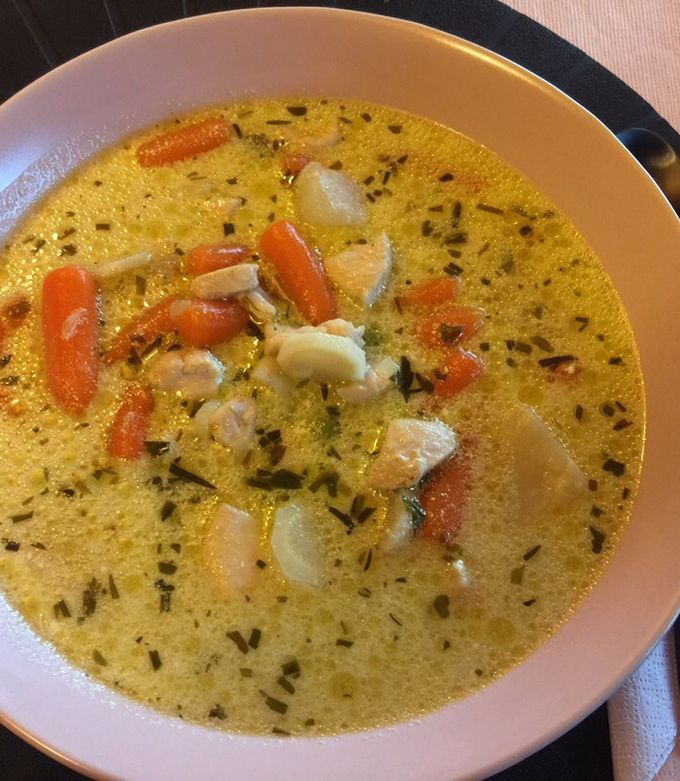 Tárkonyos tejfölös csirkeragu leves recept fotója