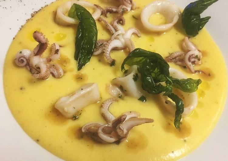 Vellutata di patate e zafferano con calamari saltati