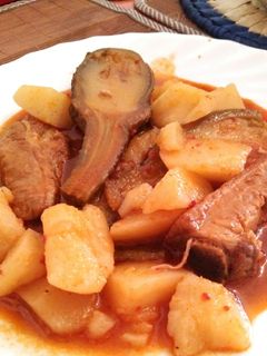 Una foto de Guiso de costillas con berenjenas de Almagro