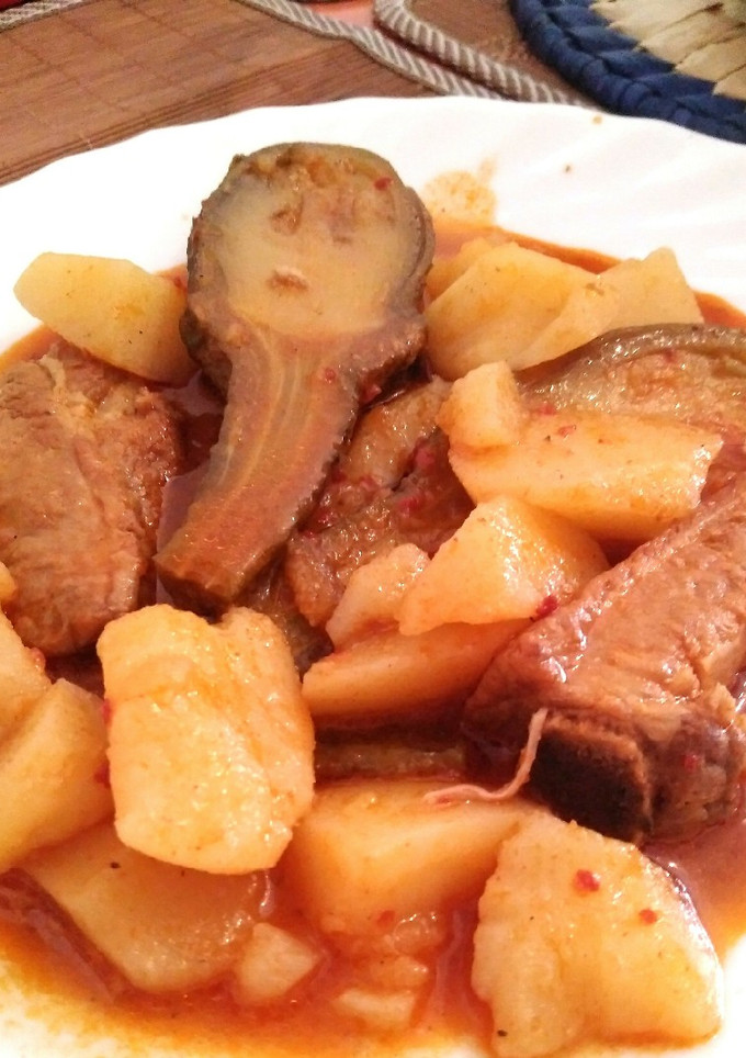 Una foto de Guiso de costillas con berenjenas de Almagro