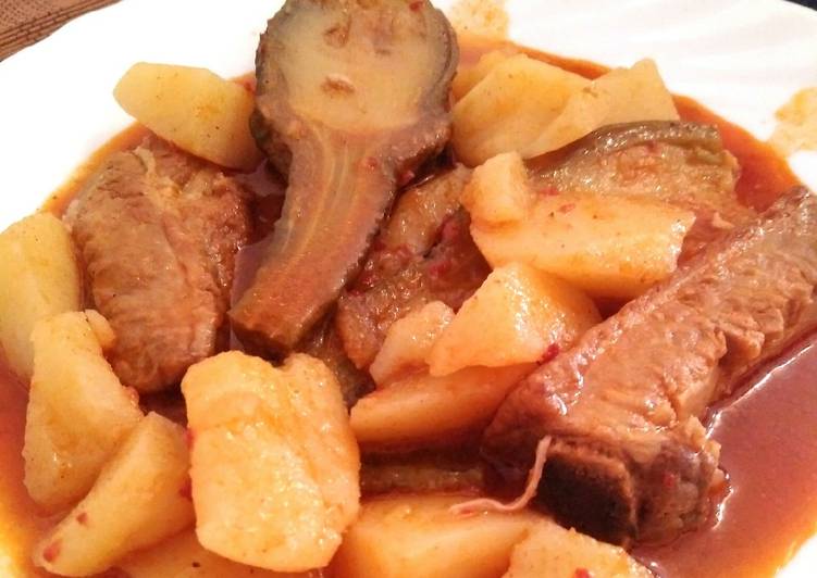 Guiso de costillas con berenjenas de Almagro