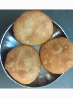 ખસ્તા કચોરી (Khasta Kachori Recipe In Gujarati) રેસીપી મુખ્ય ફોટો