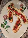 Paninis con espinacas y yasgua (salsa fría picante)