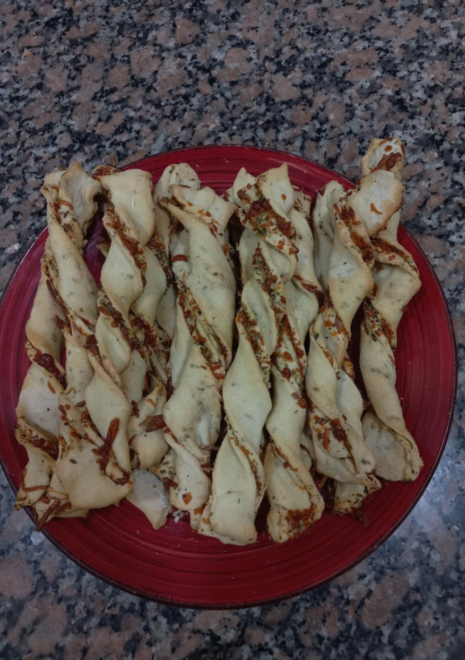 Una foto de Grisines de queso
