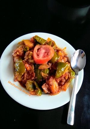 A picture of Capsicum and Potato Masala.