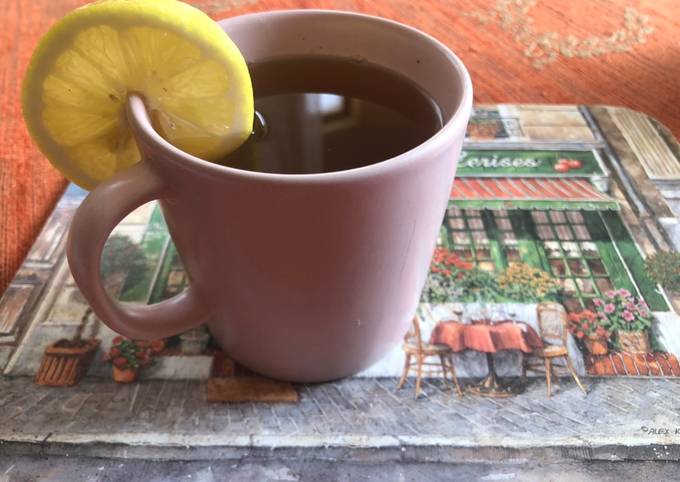 κύρια φωτογραφία συνταγής Τσάι του βουνού με τζίντζερ, 🍯 & 🍋 για το κρυολόγημα