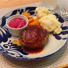 A picture of Japanese hamburger steak - Hambagu / ハンバーグ 🤤💗.