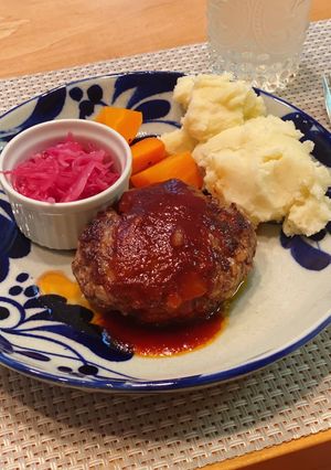 A picture of Japanese hamburger steak - Hambagu / ハンバーグ 🤤💗.