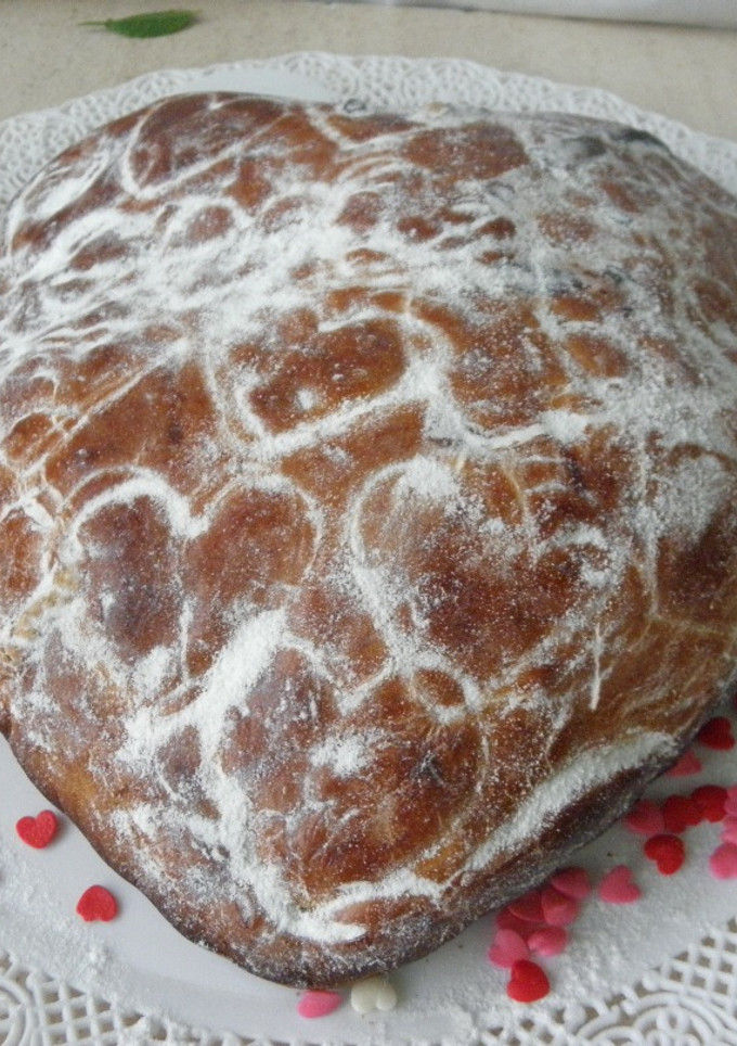 Una foto de Pan dulce corazón navideño, fácil y esponjoso