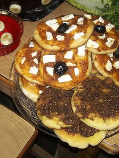 صورة لوصفة ميني بيتزا وفطاير بزعتر🍕