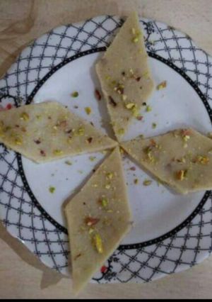 A picture of Kaju Katli.