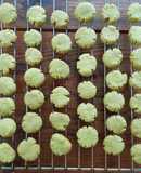 Vào bếp cùng con: bánh quy bơ trà xanh (matcha cookies)