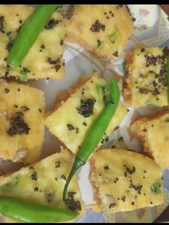 ढोकला (dhokla recipe in Hindi) रेसिपी मुख्य फोटो