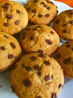 صورة لوصفة كب كيك بالشوكولا : اقتصادي وسريع 🍮🍩