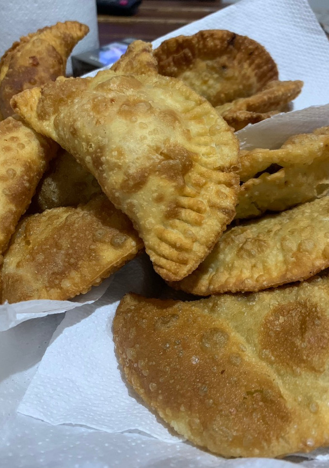 Una foto de Empanadas de carne dulce con pasas de uva