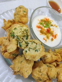 મેથી ના ગોટા(Methi na gota recipe in gujarati) રેસીપી મુખ્ય ફોટો