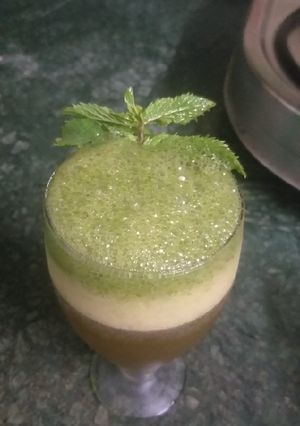 A picture of Mint lemonade.