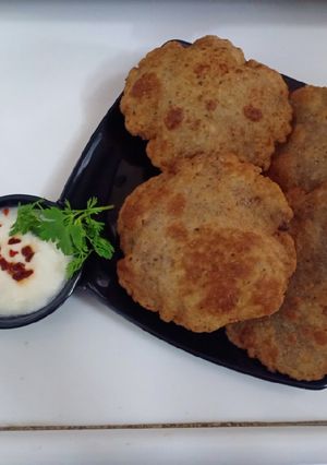 A picture of Raw Banana Puri.