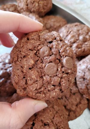 A picture of Chocolate oatmeal cookies.