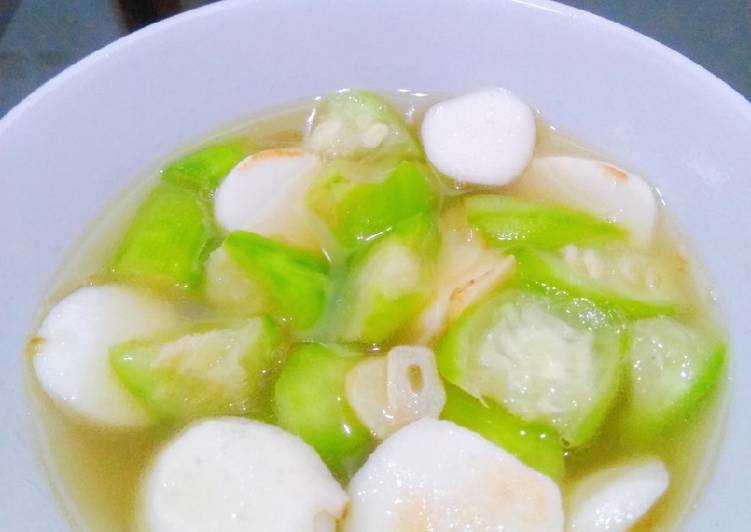 Resep Sup oyong bakso ikan yang Sedap