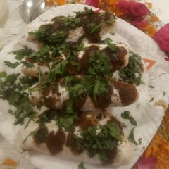 A picture of Bundeli stuff dahi gujiya.