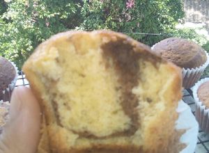 Una foto de Cupcakes marmolados