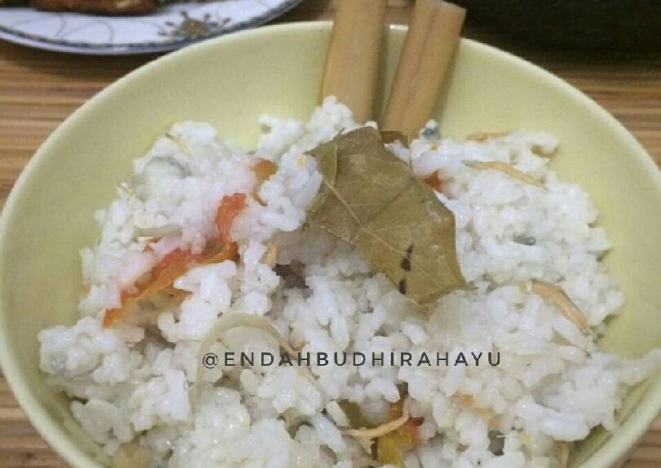 Nasi gulung sederhana dan praktis