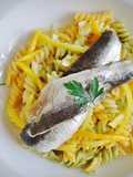Fusilli con sardinas marinadas en cítricos