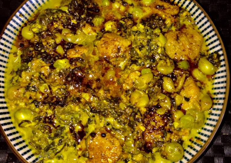 Methi matar soya curry