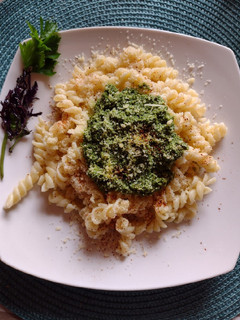 Una foto de Pesto de cilantro y perejil